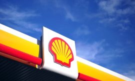 Shell drops after decline in energy trading division