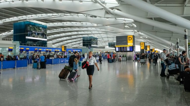 Read more about the article Heathrow airport sees record annual passenger numbers