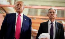 Trump faces extraordinary moment in spat with Fed chair Powell