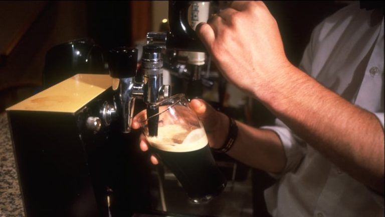 Read more about the article Why are pints so pricey in Ireland?