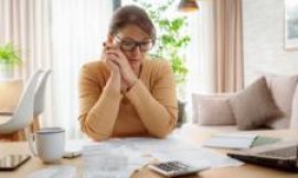 Government to offer cash payouts for people in financial crisis