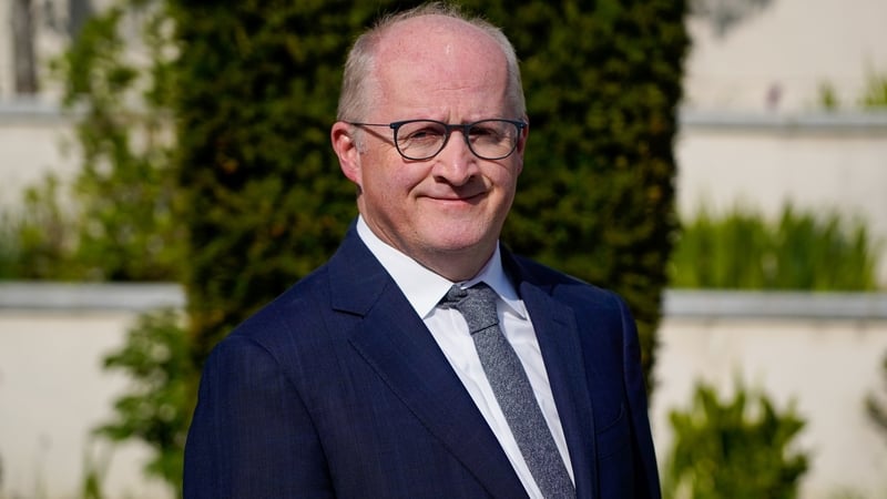 ecb-on-a-steady-rate-path,-but-fed-tussle-a-risk-–-lane