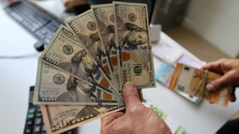 Read more about the article Dollar losing status as world currency, Baggot Investment