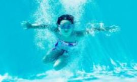 Thousands of Wiltshire children offered free holiday swimming