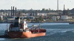 trump-threatens-tariffs-on-countries-selling-oil-to-cuba