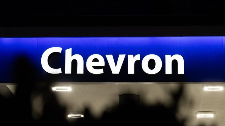 Read more about the article Chevron eyes Venezuela prospects as it beats Q4 estimate