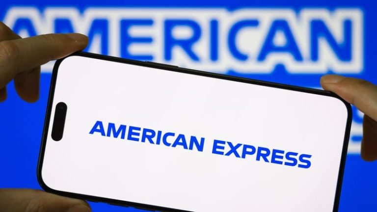 Read more about the article American Express projects upbeat 2026 profit