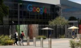 Hundreds of Google workers demand firm cuts ties with ICE