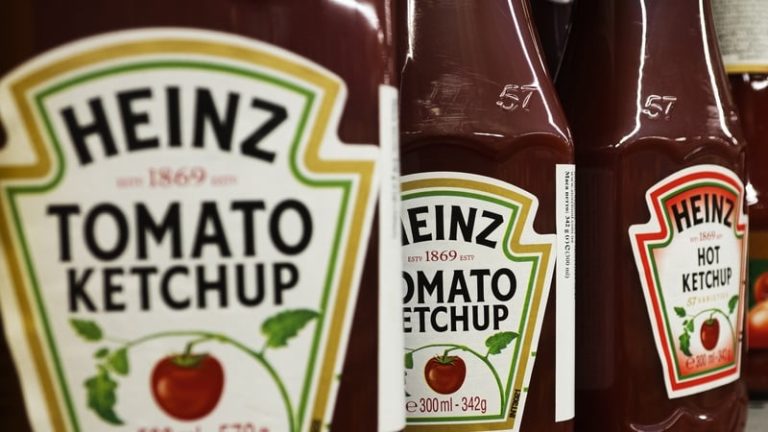 Read more about the article Kraft Heinz halts split, CEO says problems are ‘fixable’