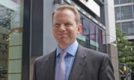 Lloyds boss accepts concern over use of staff data in pay talks