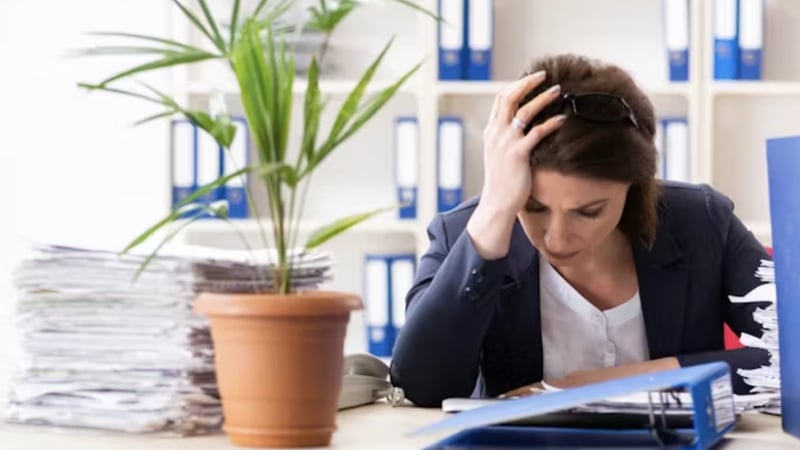 why-mid-career-is-such-a-dangerous-time-for-burnout-and-stress