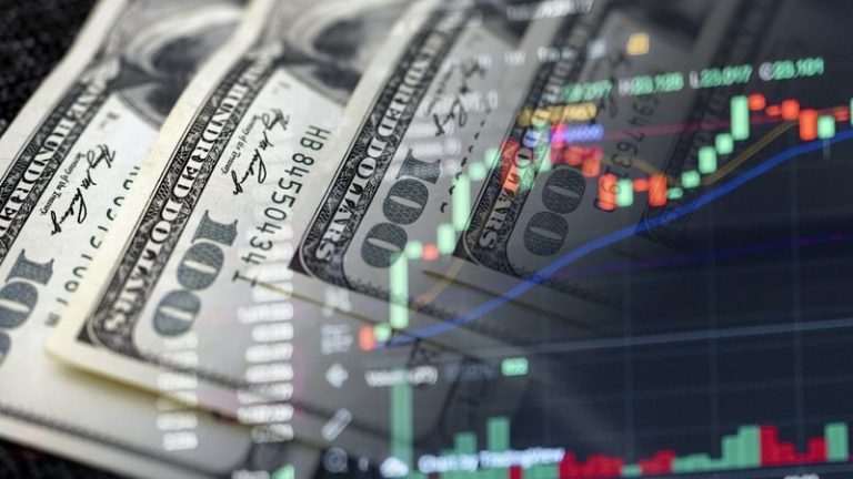 Read more about the article US GDP growth misses forecasts as Trump blames shutdown