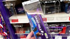 chocolate-kept-in-anti-theft-boxes-as-retailers-warn-it’s-being-stolen-to-order
