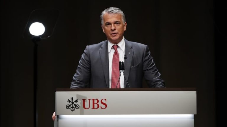 Read more about the article UBS plans to keep Ermotti on as CEO for longer – report