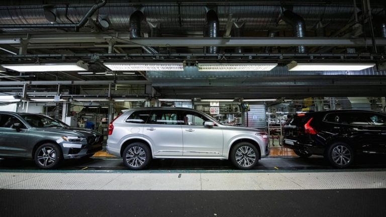 Read more about the article Volvo Cars sales volumes drop as US tariffs hit