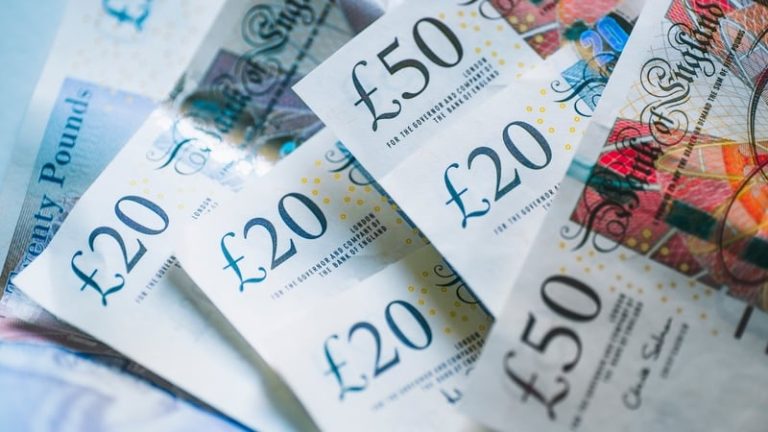 Read more about the article UK consumer spending slows in February