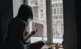 ‘Icky and heartbreaking’: Life as an OnlyFans ‘chatter’