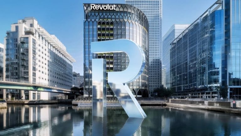 Read more about the article Revolut gets its full UK banking licence