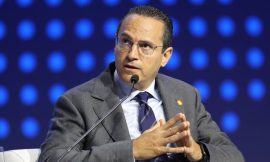 Shell boss sees pay jump almost 60% despite profit fall