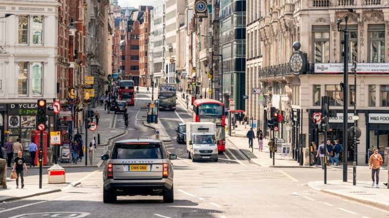 Read more about the article London mayor considering charges for SUVs in city