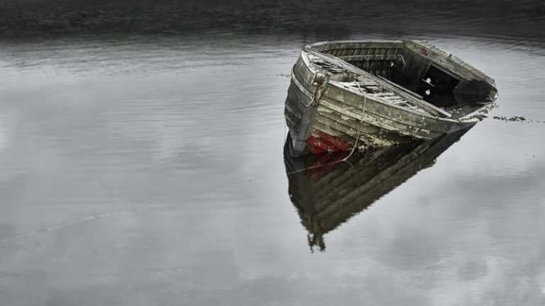 Read more about the article Over €110,000 spent on removing abandoned boats