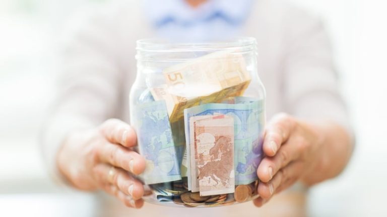 Read more about the article Household saving rate eases to 12.4% in Q4 – CSO