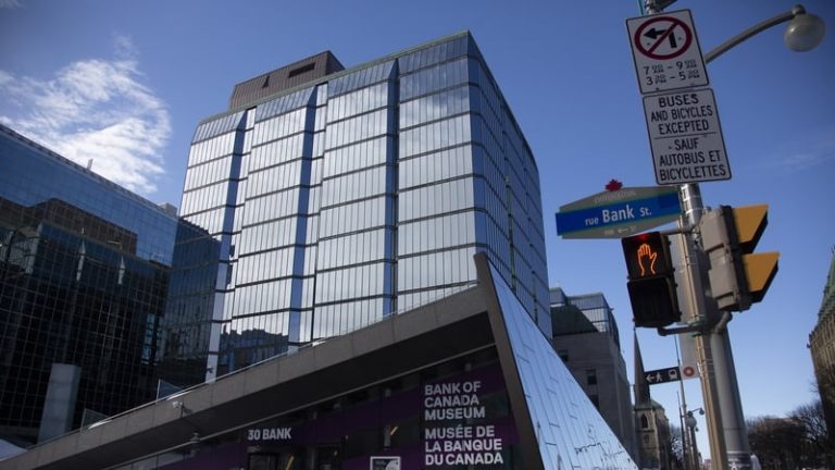 Read more about the article Canada’s central banks holds rate steady