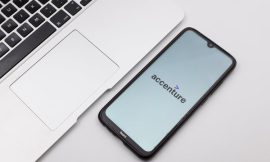 Accenture forecasts quarterly revenue below estimates