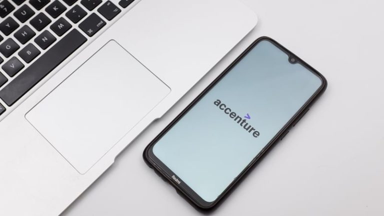 Read more about the article Accenture forecasts quarterly revenue below estimates