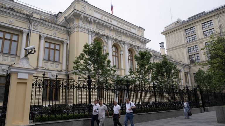 Read more about the article Russian central bank cuts key rate to 15%