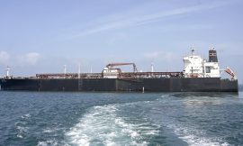 Oil prices rise despite efforts to open Strait of Hormuz