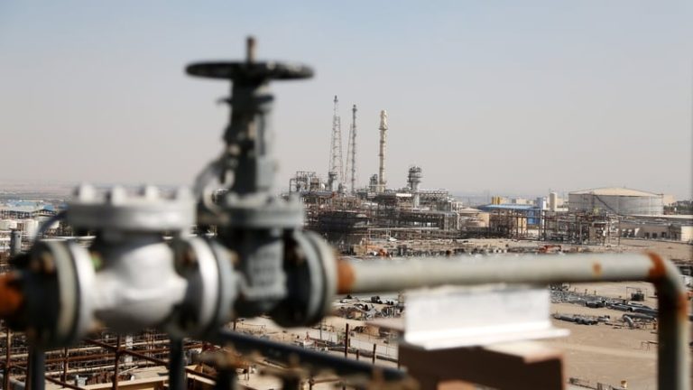 Read more about the article Oil jumps above $119 a barrel on Middle East attacks