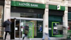 lloyds-banking-group-it-glitch-affected-almost-500,000-customers