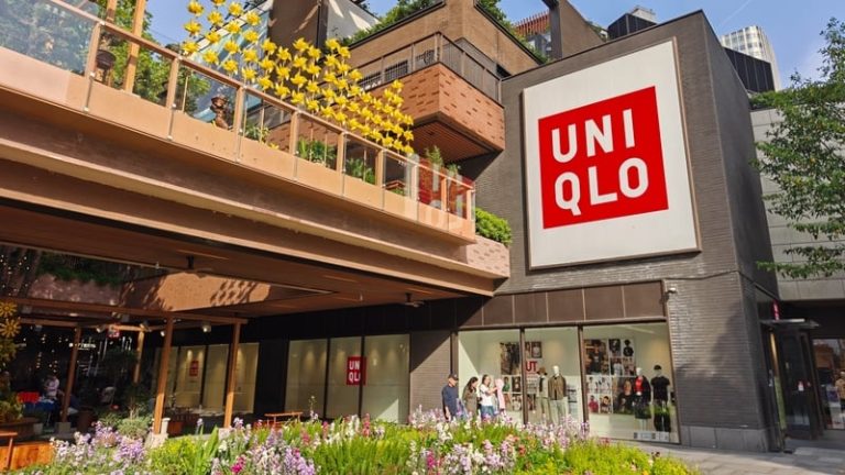 Read more about the article Uniqlo owner Fast Retailing books 29% rise in Q2 profit