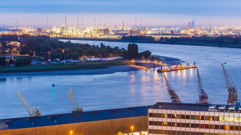 antwerp-port-reopens-to-north-sea-ships-after-oil-spill