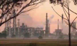 Geelong fire: Blaze at Australian oil refinery to impact petrol supplies