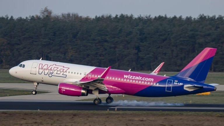 Read more about the article Wizz Air says had problems with jet fuel supply in Italy