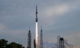 Blue Origin rocket grounded after satellite ‘mishap’