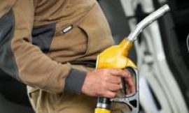 Oil prices fluctuate as status of US-Iran peace talks remains unclear