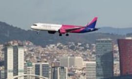 European flight prices are falling in short-term, Wizz Air boss says
