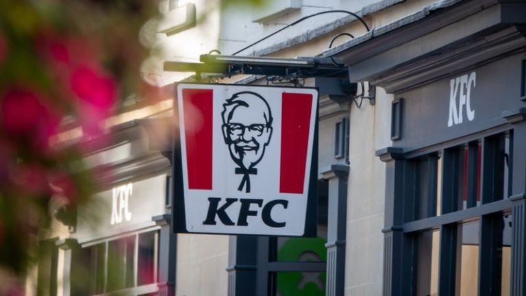 Read more about the article KFC-parent Yum tops quarterly estimates on demand