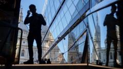 uk-government-long-term-borrowing-costs-reach-28-year-high