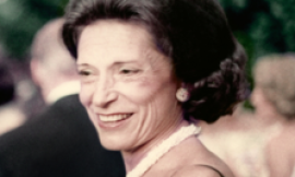 Gap co-founder Doris Fisher dies aged 94