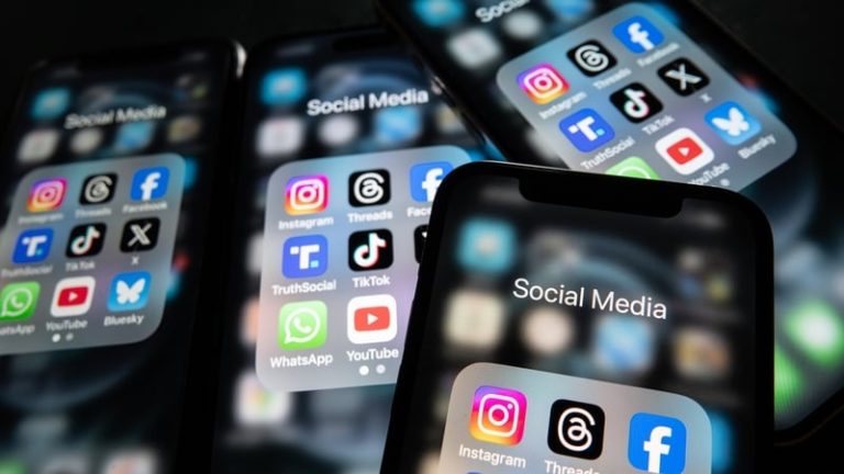 Read more about the article Social media companies deny their platforms are addictive
