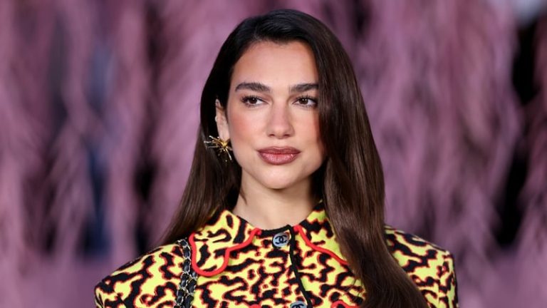 Read more about the article Dua Lipa sues Samsung for allegedly using her image