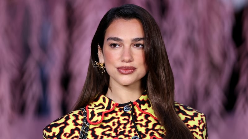 dua-lipa-sues-samsung-for-allegedly-using-her-image