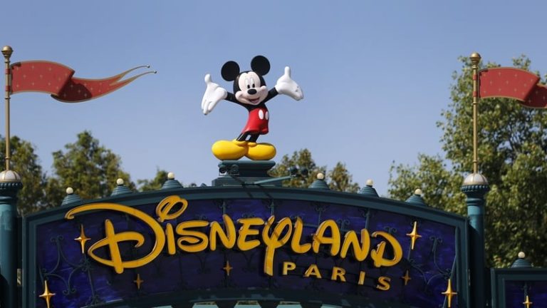 Read more about the article Be our guest: The price problem facing Disneyland