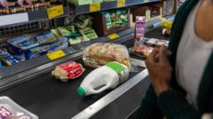 Read more about the article Supermarkets urged to limit food prices by government