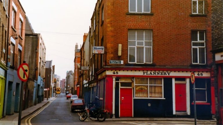 Read more about the article Dublin’s Temple Bar celebrates 35 years of business