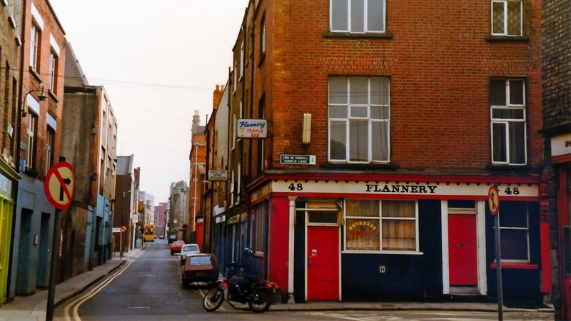 dublin’s-temple-bar-celebrates-35-years-of-business